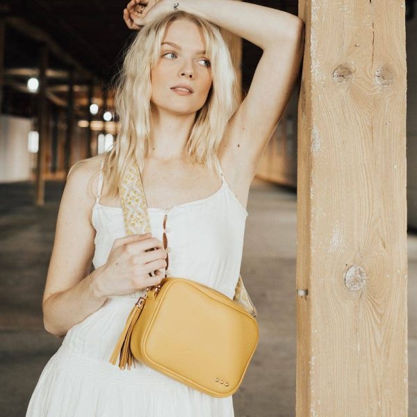Willow Camera Crossbody Bag: Navy - Image 17