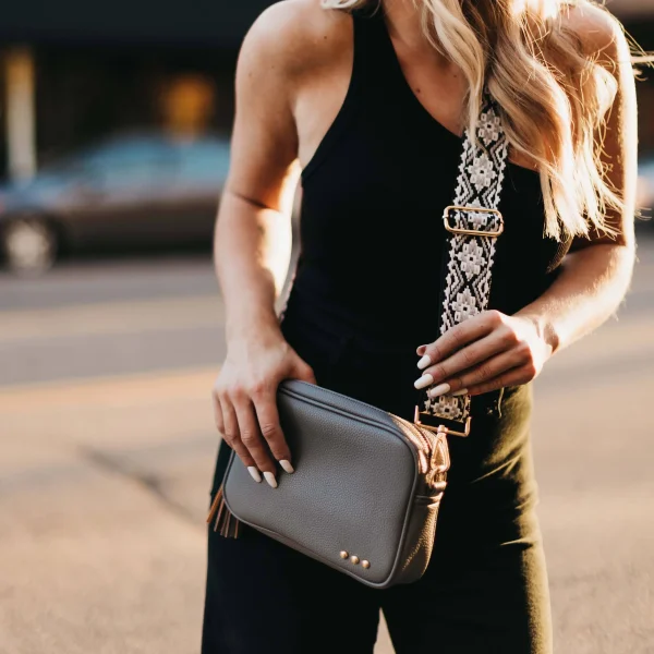 Willow Camera Crossbody Bag: Navy - Image 14