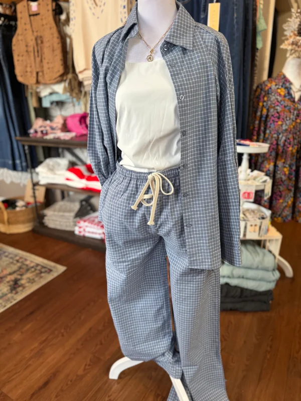 Blue checkered button down - Image 3