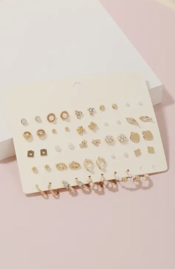 Assorted, pearly stud set