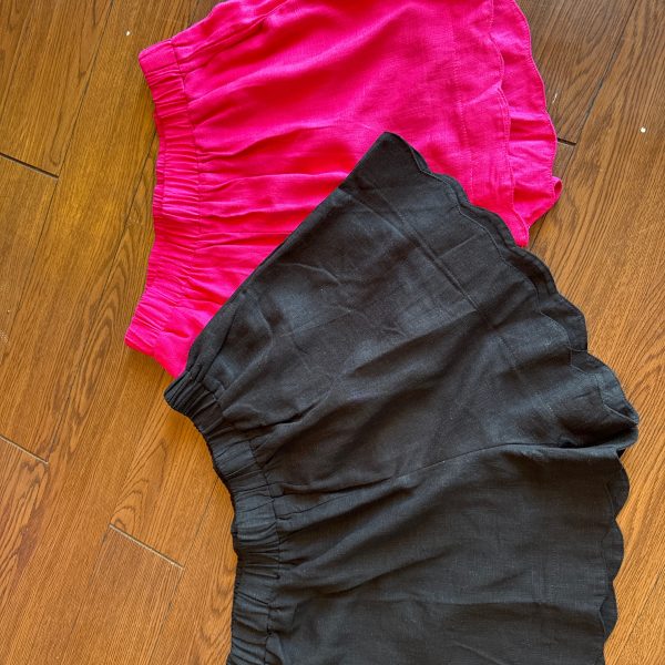 Pink/black scalloped shorts